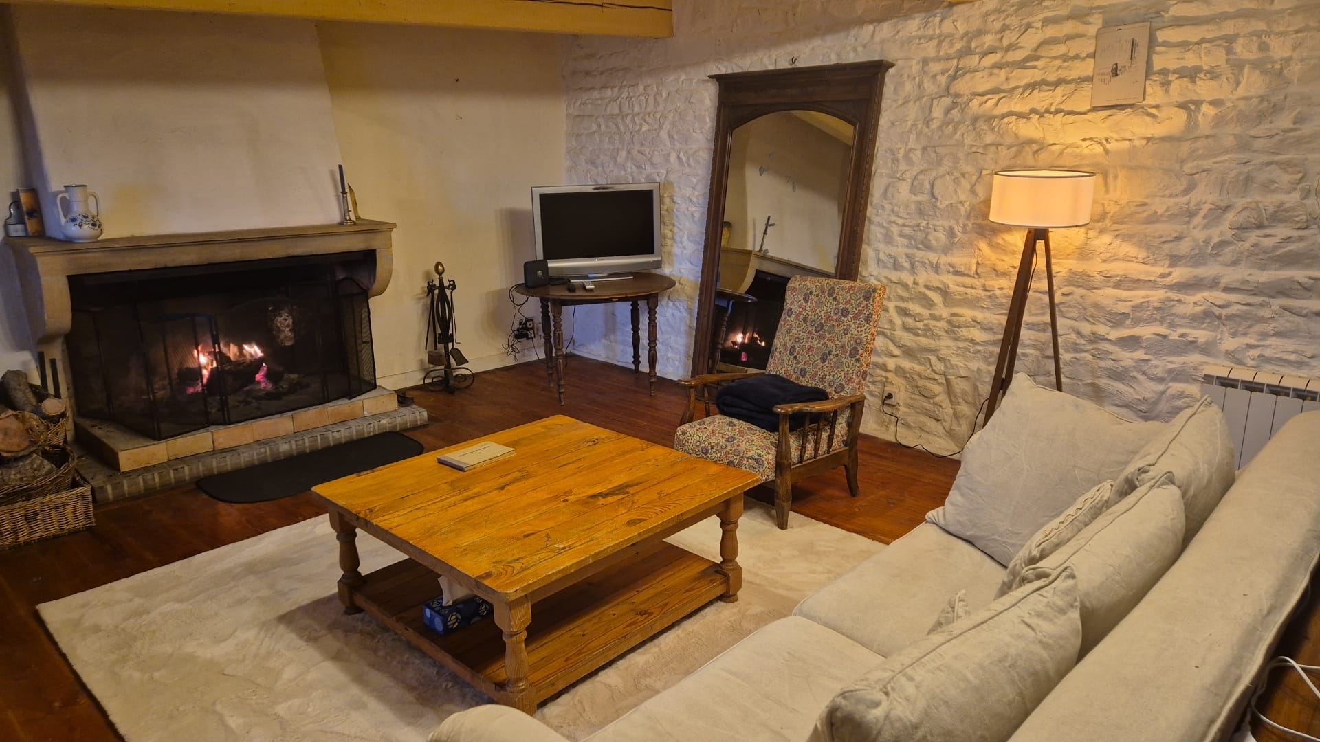 Salon avec cheminée